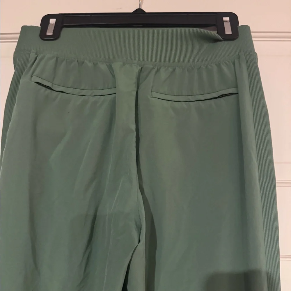 Athleta Brooklyn Ankle Pant in Green, Size 4, like new - Picture 5 of 7